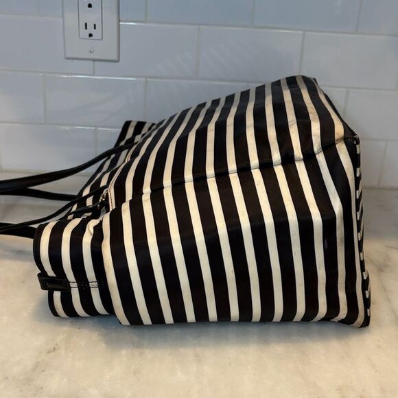 Kate Spade Watson Lane Betheny Baby Bag or Weekender Travel Bag - Picture 10 of 16